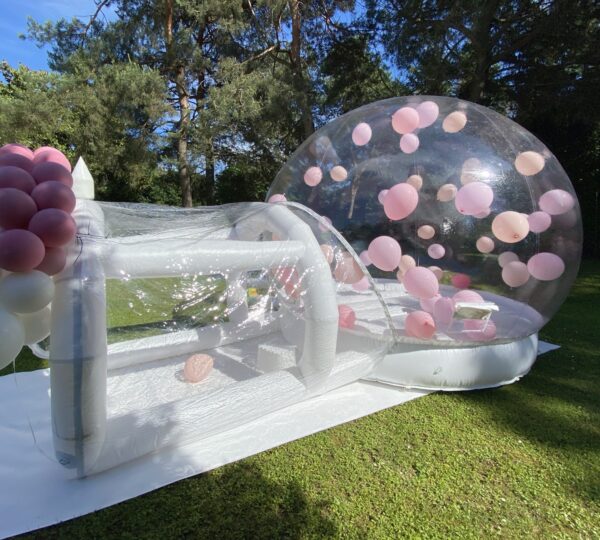 Noleggio bubble house gonfiabile con palloncini